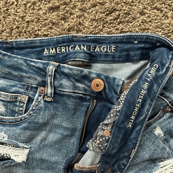 American Eagle high rise distressed denim - Picture 3 of 4